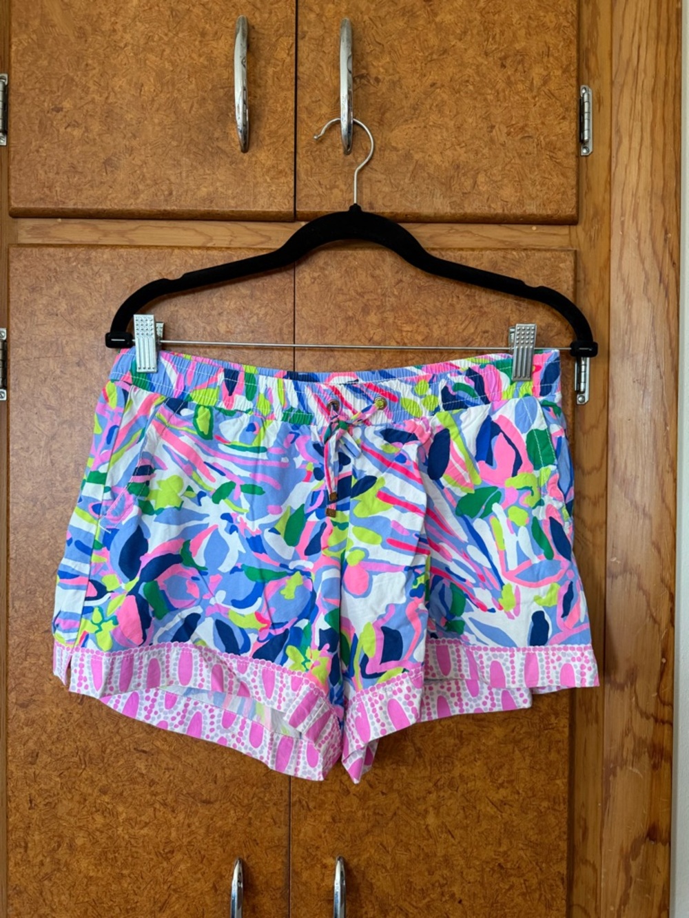 Lilly Pulitzer Katia Women’s 5” Shorts, Havin’ a Blast, Elastic Waist Size Small